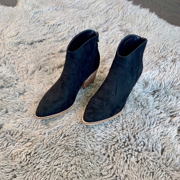 ◾️Destin Black Suede Booties - Picture 4 of 8